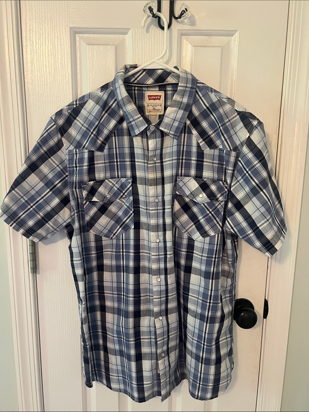Levi's Men's Navy and Light Blue Plaid Short-Sleeve Button-Down Shirt